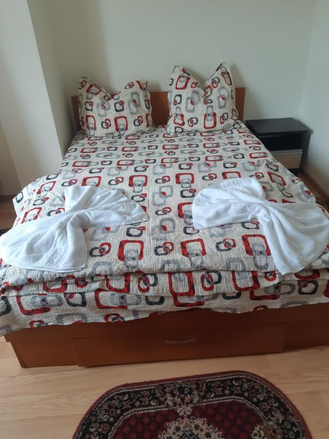 Appartement Lucian Studio à Bucarest Extérieur photo